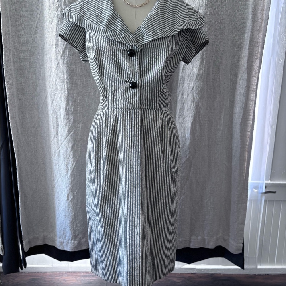 Vintage 1950s Striped Day Dress – Timeless Elegance with a Nautical Touch